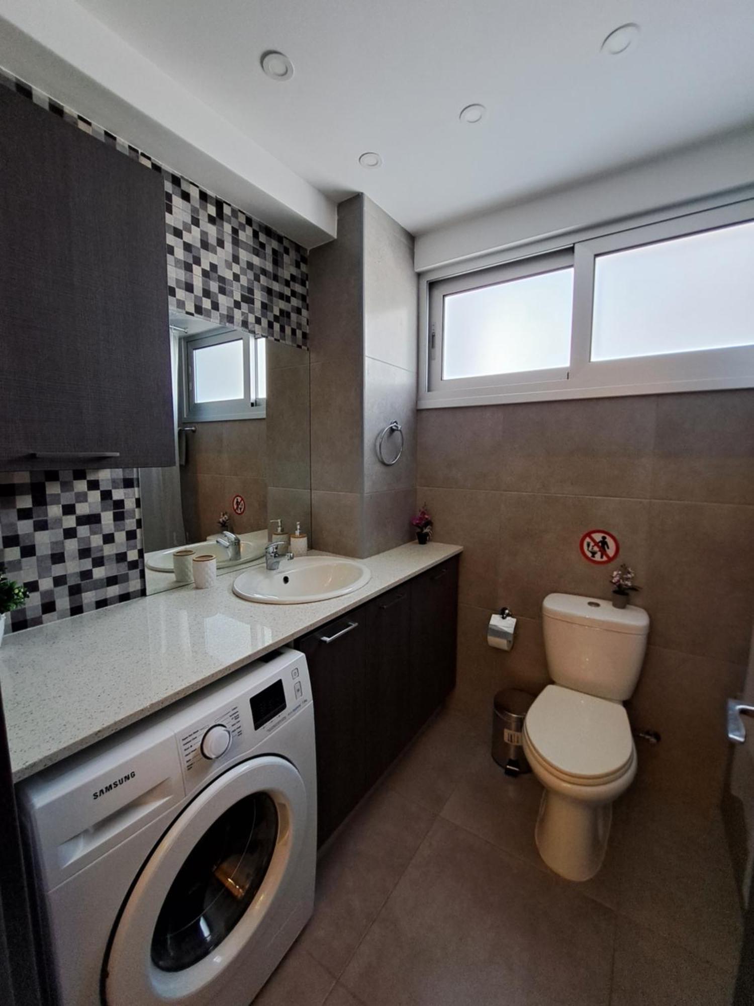 Albert'S Apartment St Lazarus 402 B - First Floor Larnaca Exterior photo