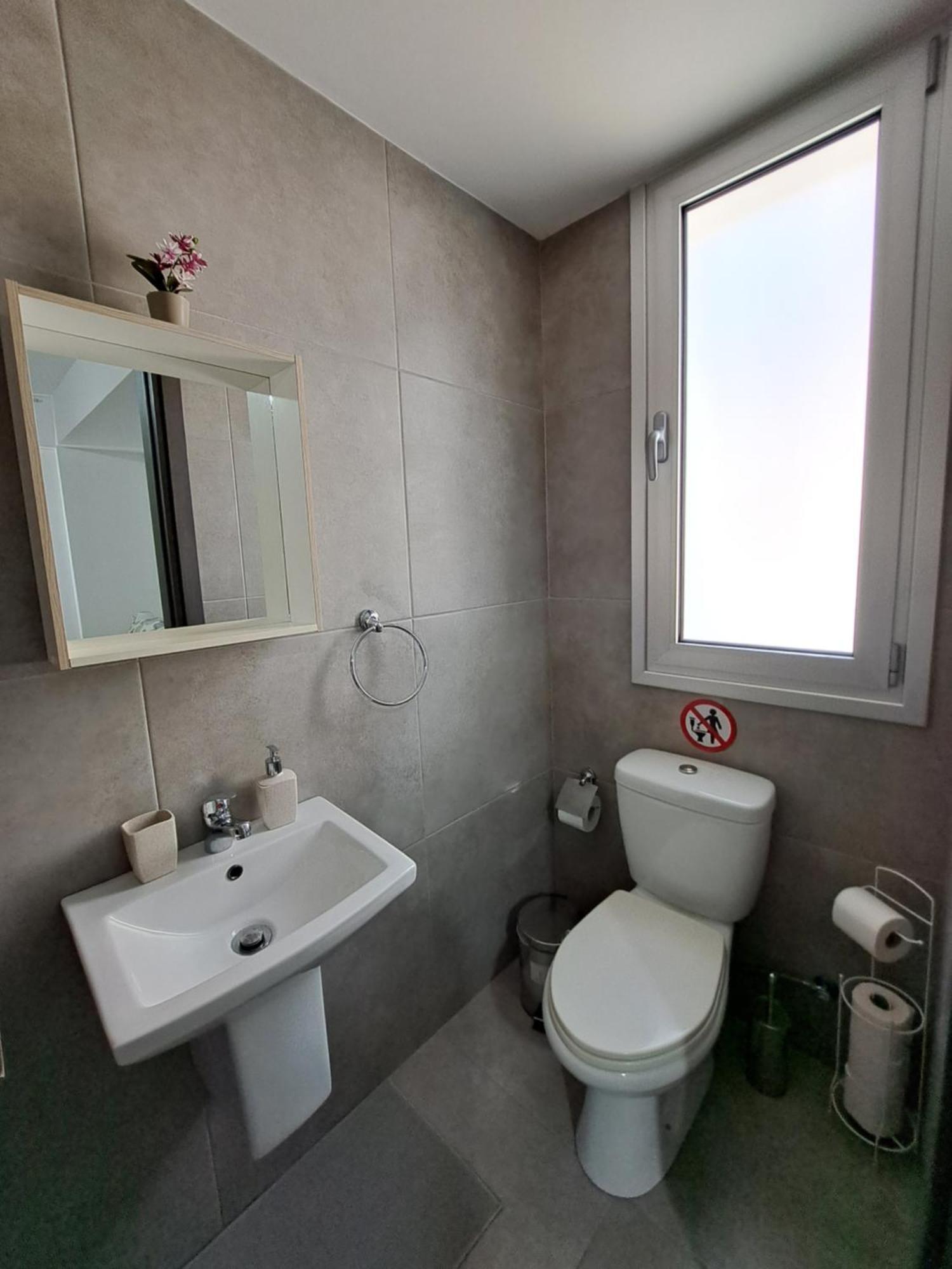 Albert'S Apartment St Lazarus 402 B - First Floor Larnaca Exterior photo